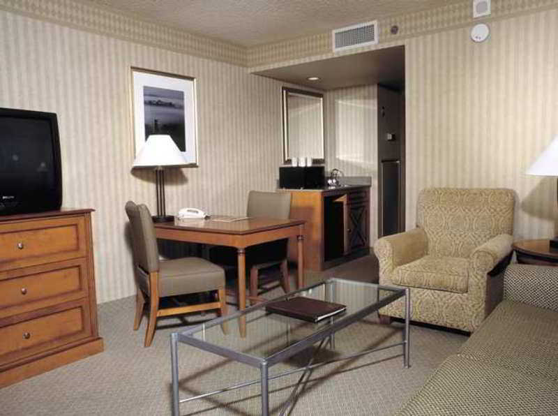 Embassy Suites Newark - Wilmington/South Bilik gambar